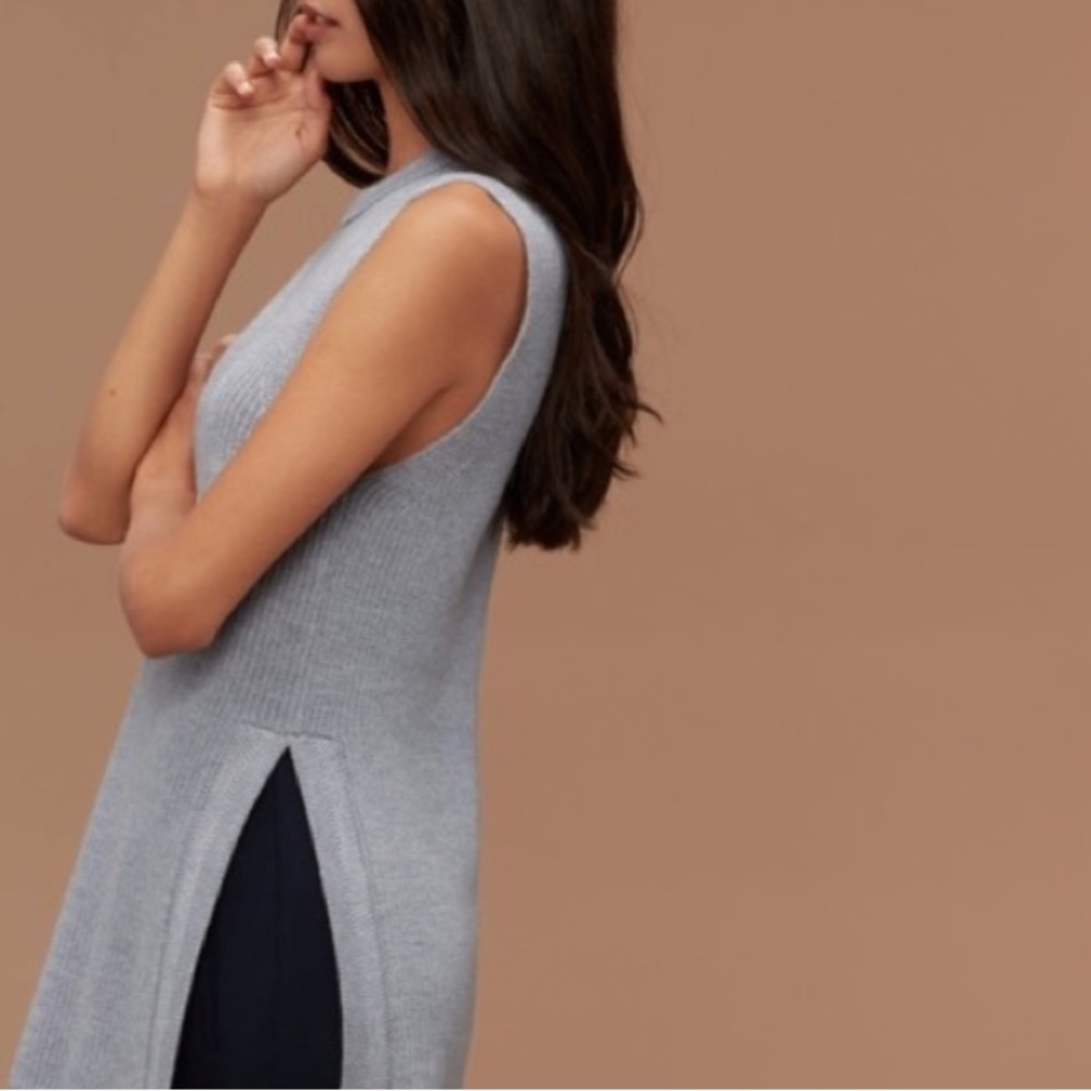 Aritizia- Wilfred Palmier Sweater Side Split Knit Sleeveless Tank Top